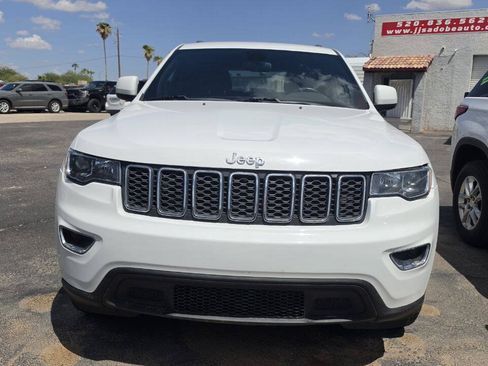 Used 2020 Jeep Grand Cherokee Laredo AWD/4WD image 2