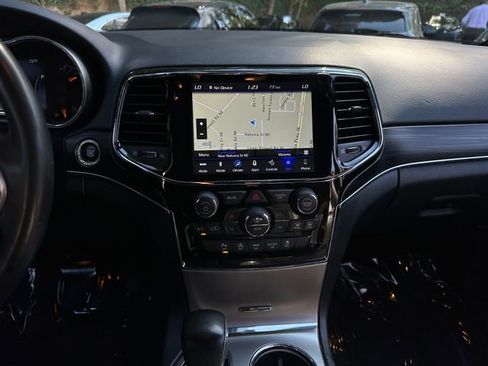 Used 2019 Jeep Grand Cherokee Limited image 19
