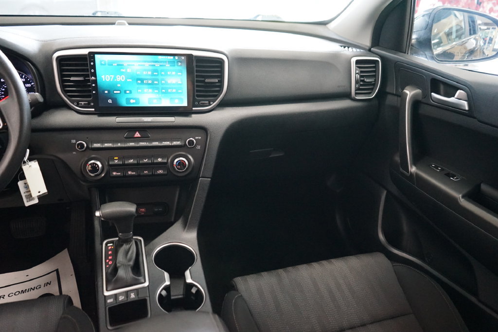 Used 2020 Kia Sportage LX AWD/4WD image 10