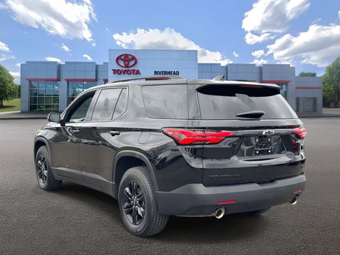 Used 2023 Chevrolet Traverse LT w/ Midnight/Sport Edition image 5