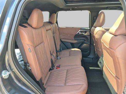 New 2025 Mitsubishi Outlander SEL image 24