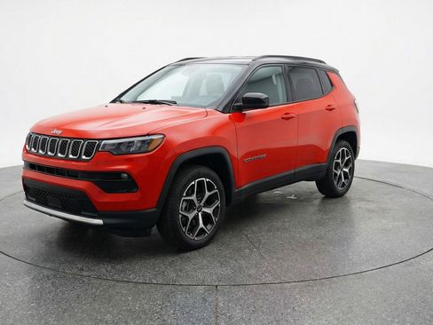 Used 2025 Jeep Compass Limited image 3