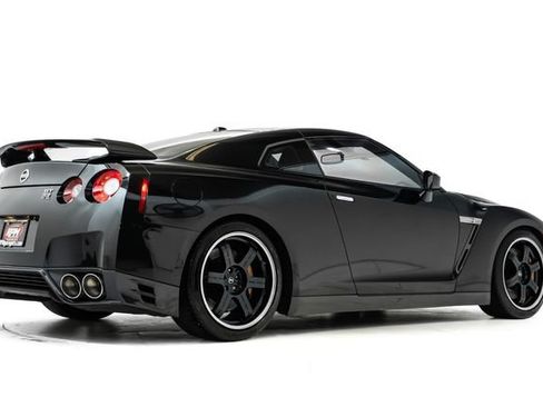 Used 2014 Nissan GT-R Black Edition AWD/4WD image 4