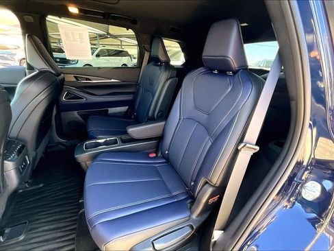 Certified 2026 INFINITI QX60 Sport AWD/4WD image 39