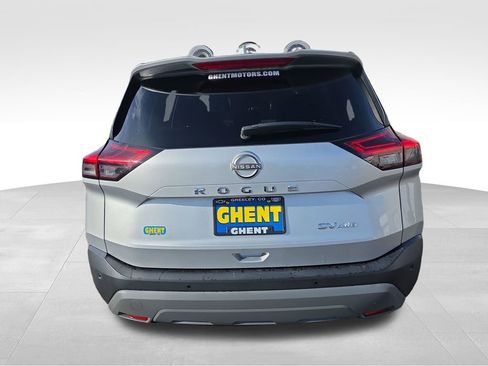 Used 2023 Nissan Rogue SV image 4