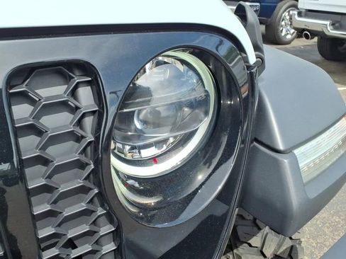 Used 2023 Jeep Wrangler Unlimited w/ Cold Weather Group AWD/4WD image 12