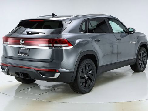 New 2026 Volkswagen Atlas Cross Sport SE image 9