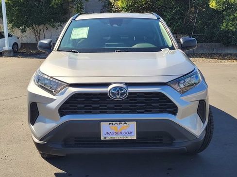 Certified 2022 Toyota RAV4 LE AWD/4WD image 4