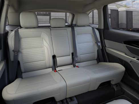 New 2026 Lincoln Nautilus Reserve AWD/4WD image 11