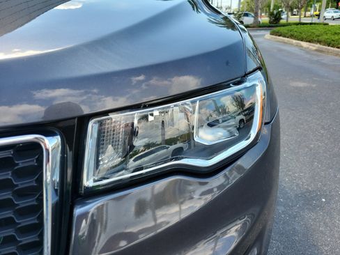 Used 2017 Jeep Grand Cherokee Limited image 9