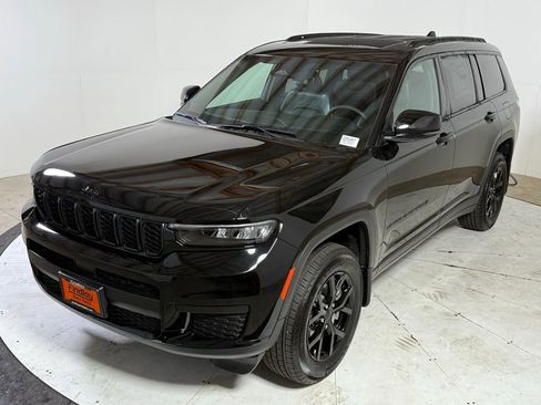 New 2025 Jeep Grand Cherokee L Altitude AWD/4WD image 3