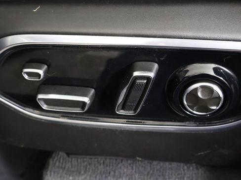 Used 2022 Jeep Grand Cherokee Overland w/ Luxury Tech Group IV image 39