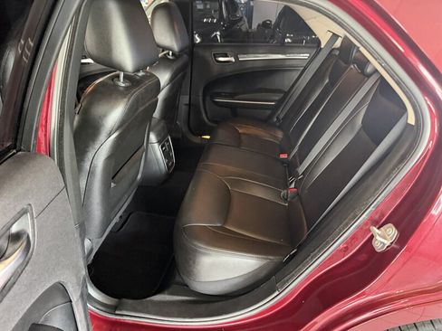 Used 2019 Chrysler 300 Touring L w/ Quick Order Package 22F RWD image 19