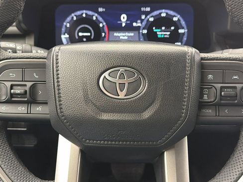 Used 2025 Toyota Tacoma TRD Off-Road image 27