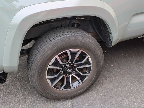 Used 2023 Toyota Tacoma TRD Sport w/ Black Out Package (TMS) RWD image 7
