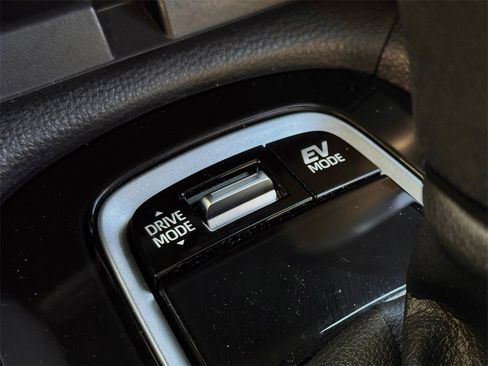 Certified 2024 Toyota Corolla Cross XSE image 36