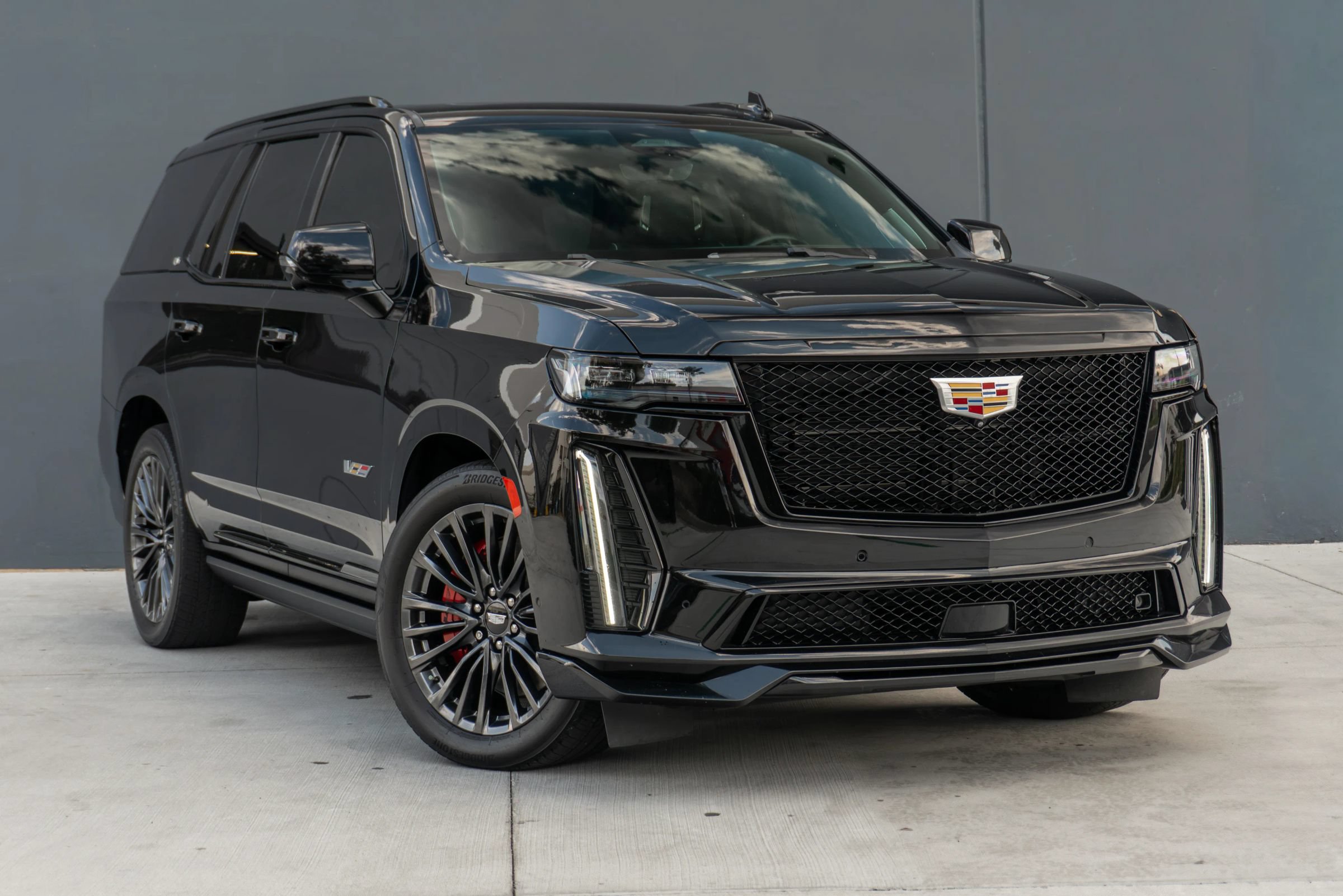Used 2023 Cadillac Escalade V AWD/4WD image 5