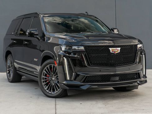Used 2023 Cadillac Escalade V AWD/4WD image 5