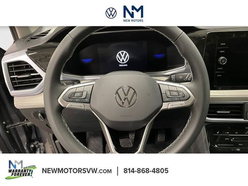 New 2026 Volkswagen Taos SE image 12