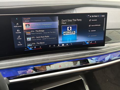 Used 2024 BMW 760i xDrive w/ Executive Package image 24