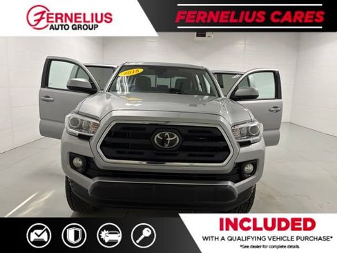 Used 2018 Toyota Tacoma SR5 AWD/4WD image 19