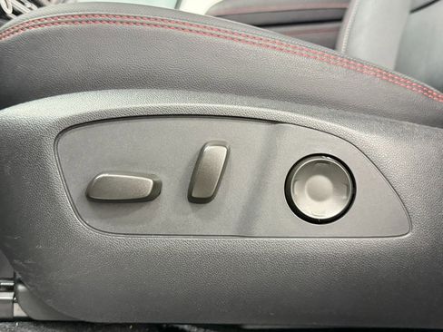 Used 2024 Chevrolet Traverse RS w/ LPO, Floor Liner Package image 40