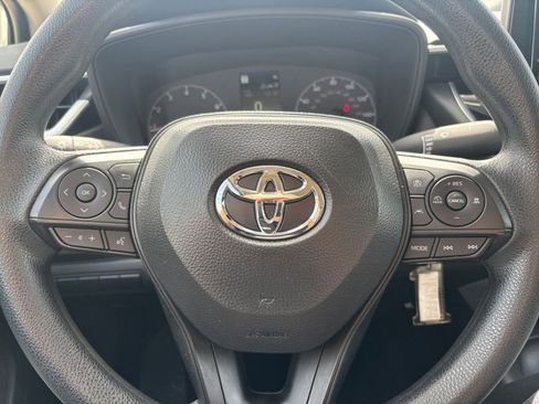 Used 2025 Toyota Corolla LE image 25