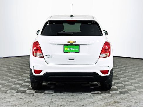 Used 2020 Chevrolet Trax LS w/ Tint and Cruise Package FWD image 7