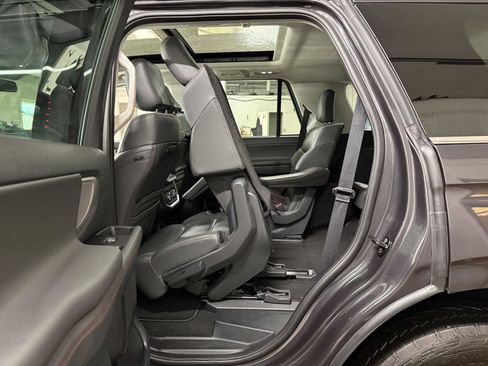 Used 2025 Ford Expedition Active AWD/4WD image 20