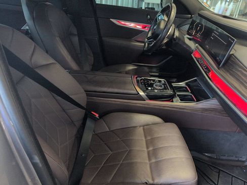 Used 2023 BMW 740i RWD image 13