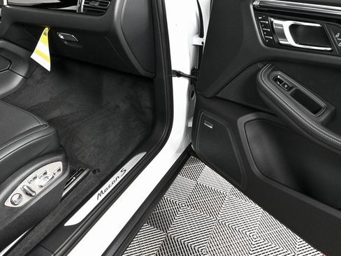 New 2026 Porsche Macan S image 34