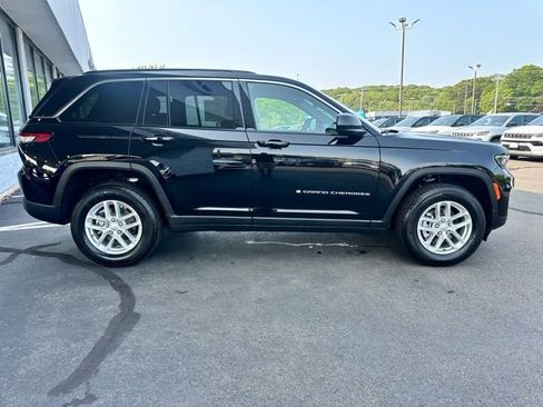 Used 2025 Jeep Grand Cherokee Laredo X w/ Luxury Tech Group I image 4