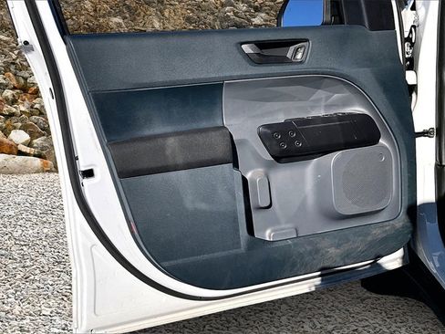 Used 2023 Ford Maverick XL image 21