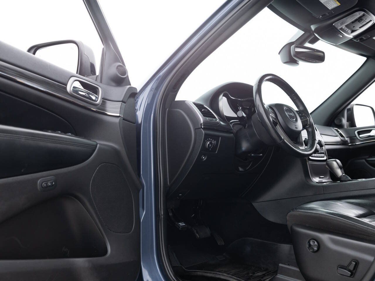Used 2019 Jeep Grand Cherokee Limited AWD/4WD image 24