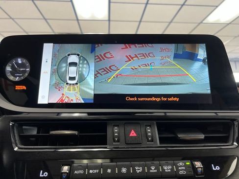 Used 2024 Lexus ES 300h w/ Accessory Package (Z1) FWD image 34