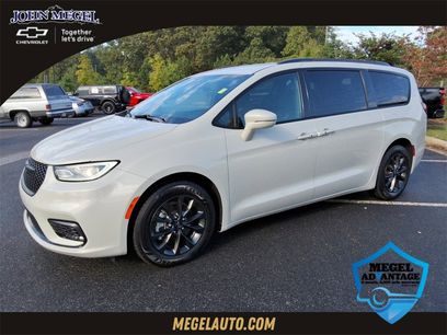 Used 2021 Chrysler Pacifica Touring w/ S Appearance Package