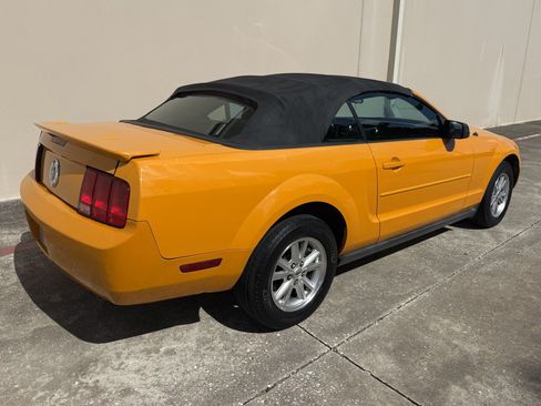 Used 2007 Ford Mustang Convertible RWD image 13
