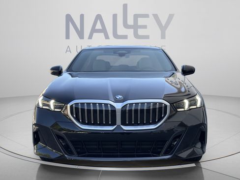Used 2027 BMW 530i w/ M Sport Package RWD image 6
