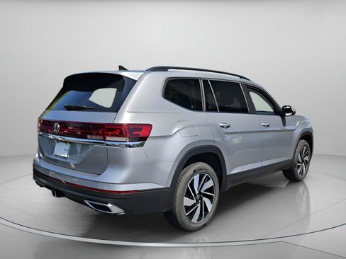 Certified 2025 Volkswagen Atlas SE FWD image 6