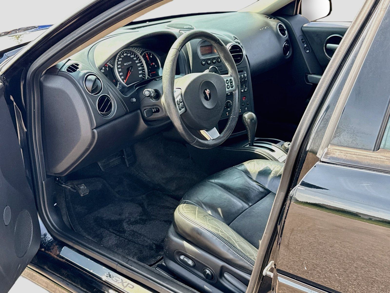 Used 2008 Pontiac Grand Prix GXP FWD image 11