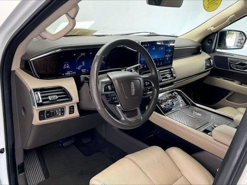 Used 2022 Lincoln Navigator Reserve AWD/4WD image 13
