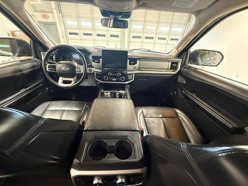 Used 2024 Ford Expedition Max XLT image 25