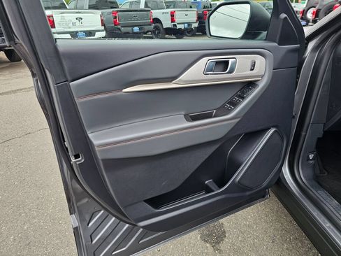 New 2026 Ford Explorer Active w/ Active Comfort Package AWD/4WD image 12
