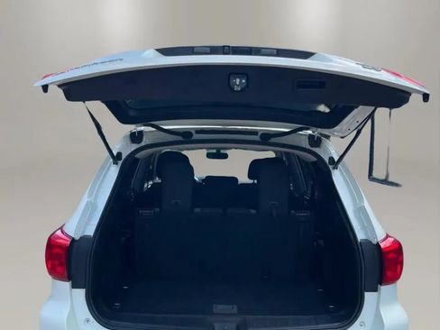Used 2018 Nissan Pathfinder SV AWD/4WD image 26