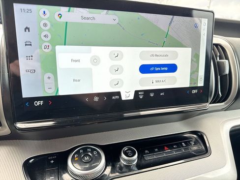 Used 2025 Ford Expedition Active image 17