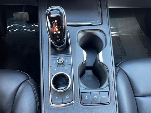 Used 2024 Cadillac XT4 Premium Luxury image 18