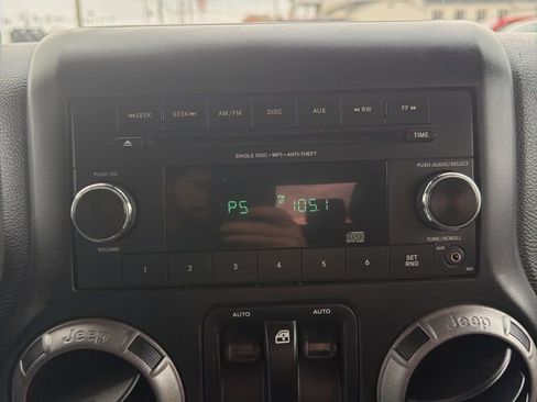 Used 2015 Jeep Wrangler Sport w/ Quick Order Package 24S image 24