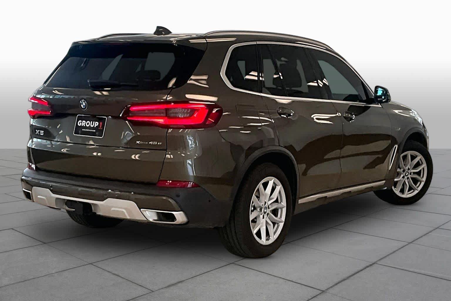 Used 2023 BMW X5 xDrive45e w/ Executive Package AWD/4WD image 12