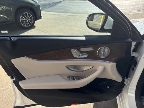 Used 2023 Mercedes-Benz E 350 4MATIC Sedan image 14