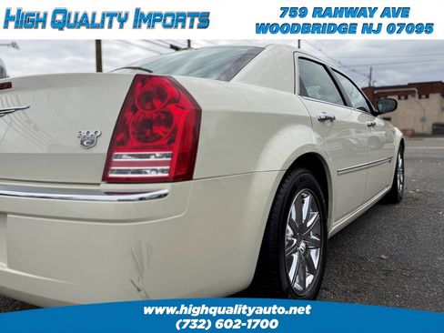 Used 2009 Chrysler 300 C image 10